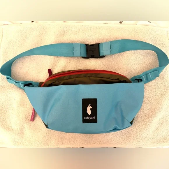 Cotopaxi 2L Hip Pack - Picture 2 of 5